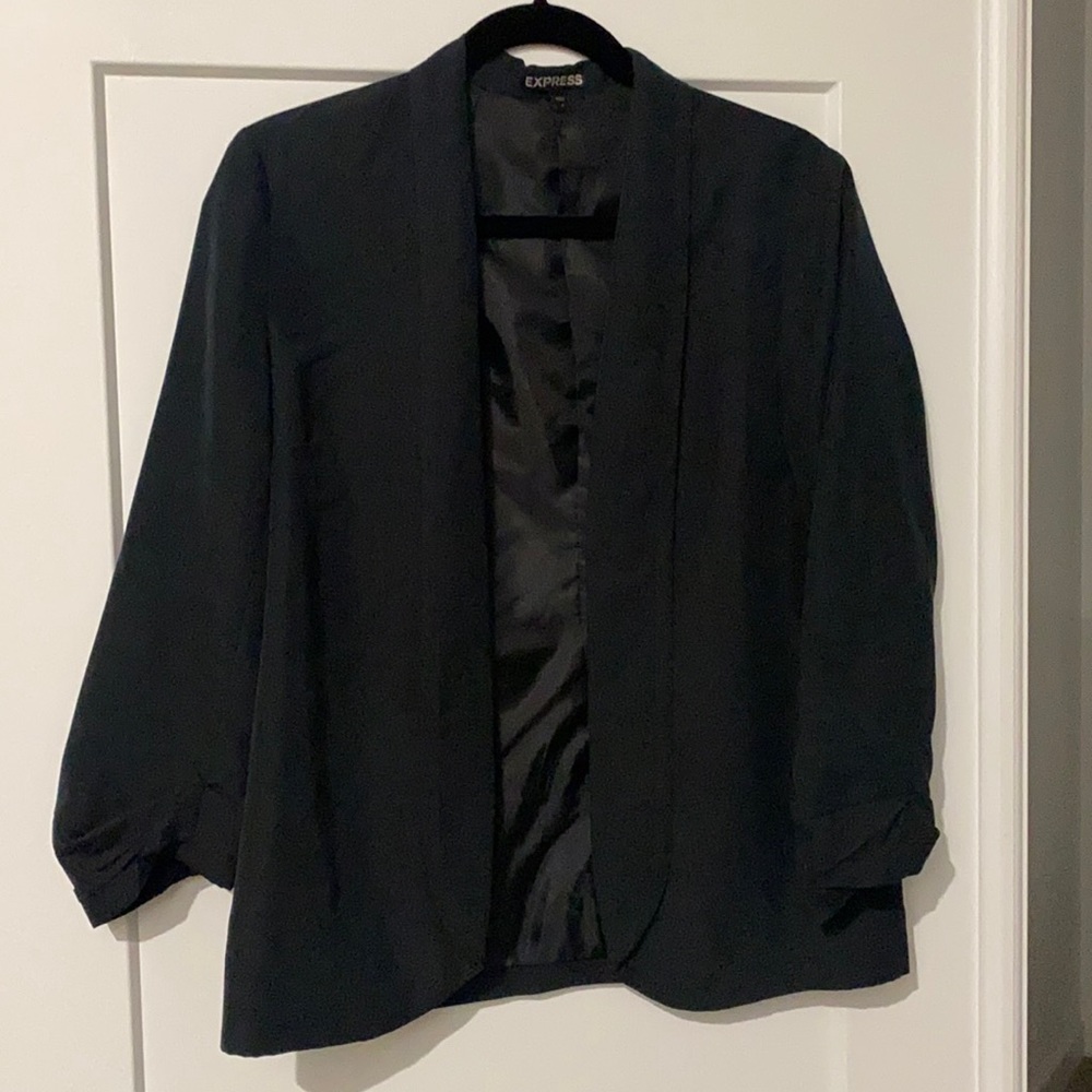 Cropped sleeve short blazer
